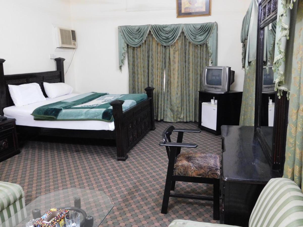 The City Lodge Islamabad Extérieur photo