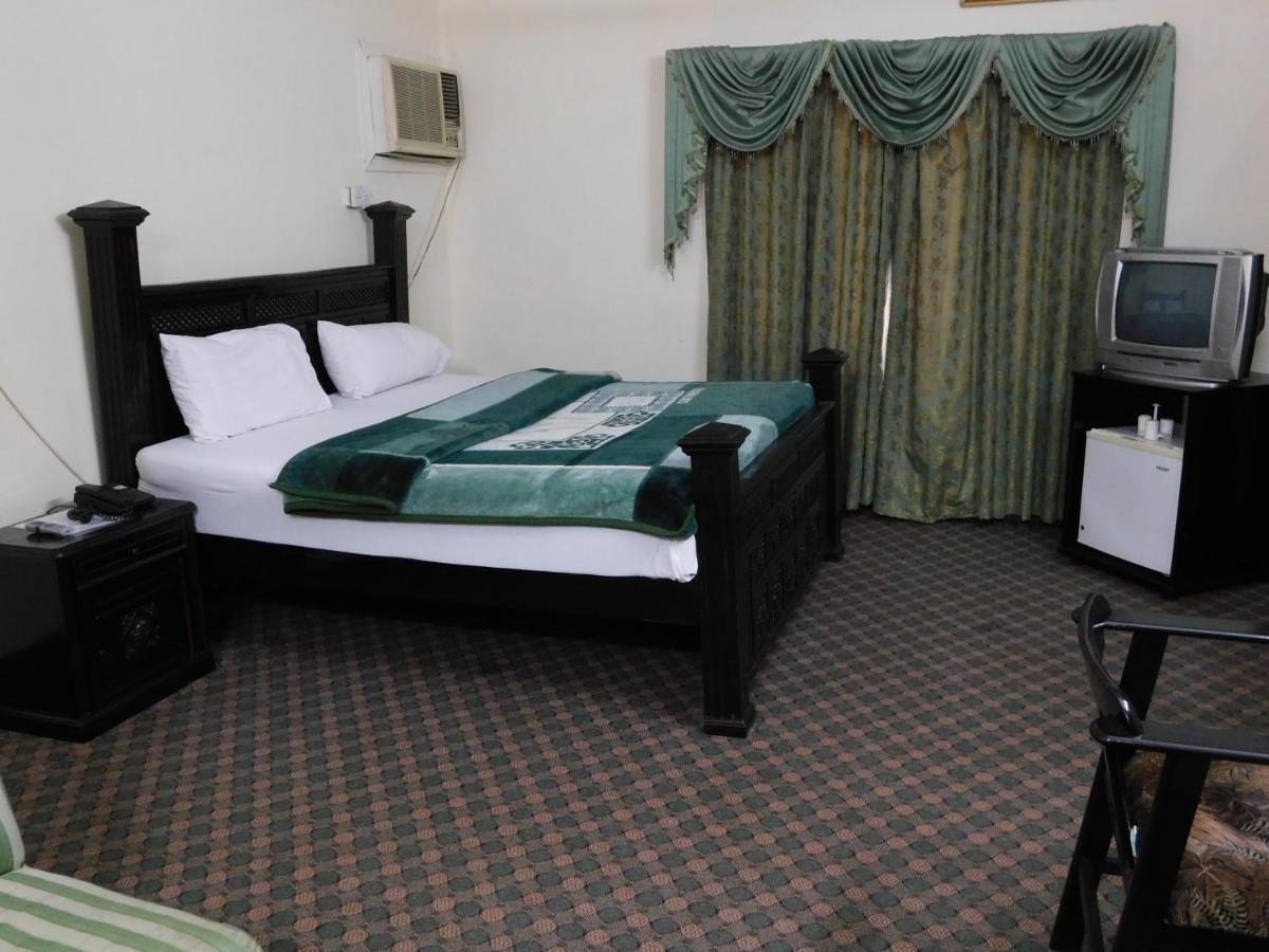 The City Lodge Islamabad Extérieur photo
