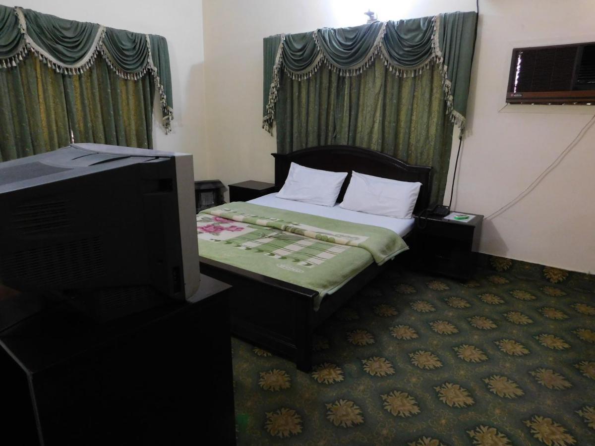 The City Lodge Islamabad Extérieur photo