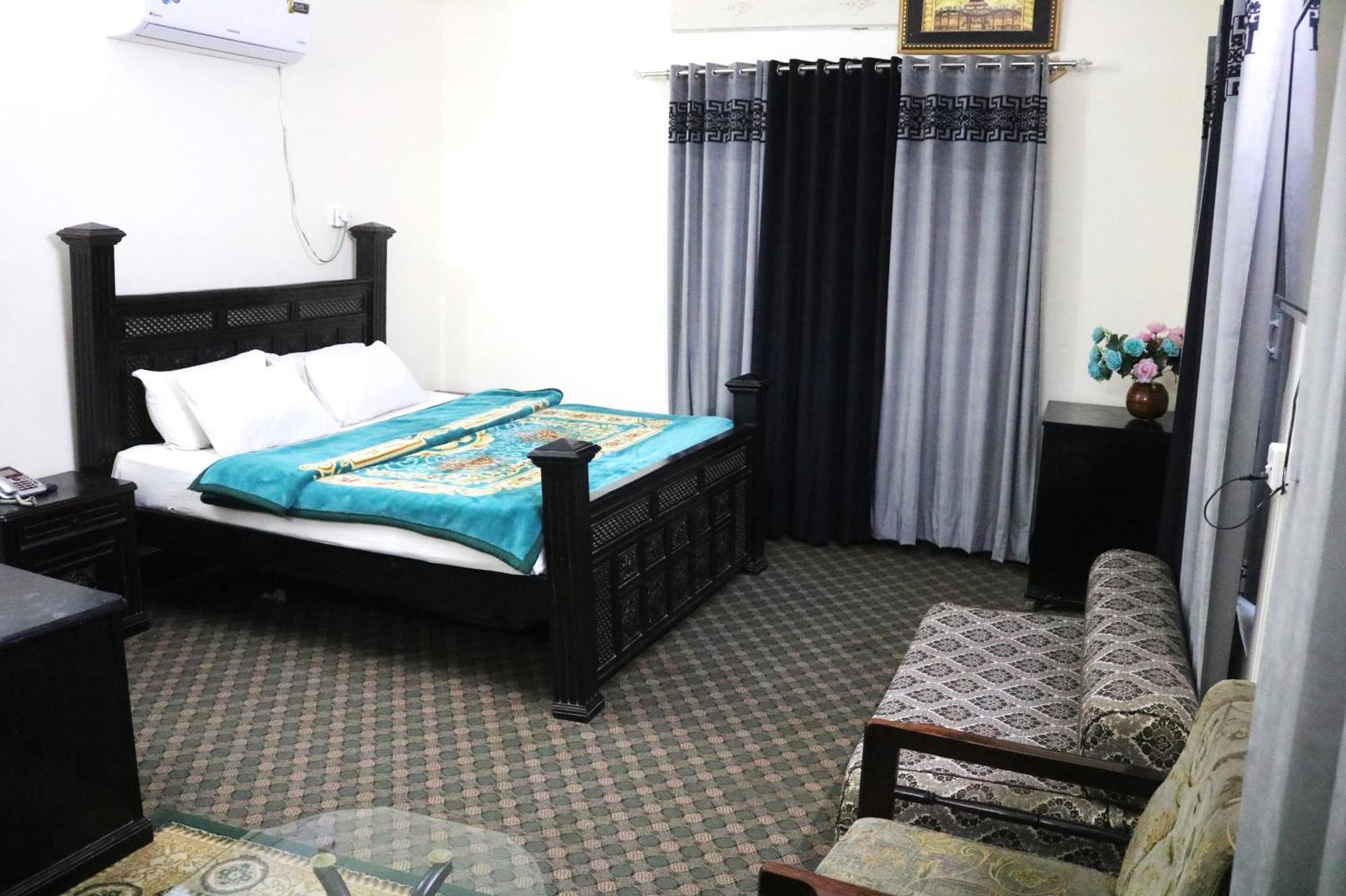 The City Lodge Islamabad Extérieur photo